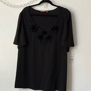 Elle Black Scoop Neck Short Sleeve Top with Floral Appliqué